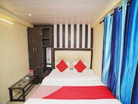 OYO Flagship 8594 Golden Nest