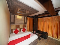 OYO Flagship 8594 Golden Nest