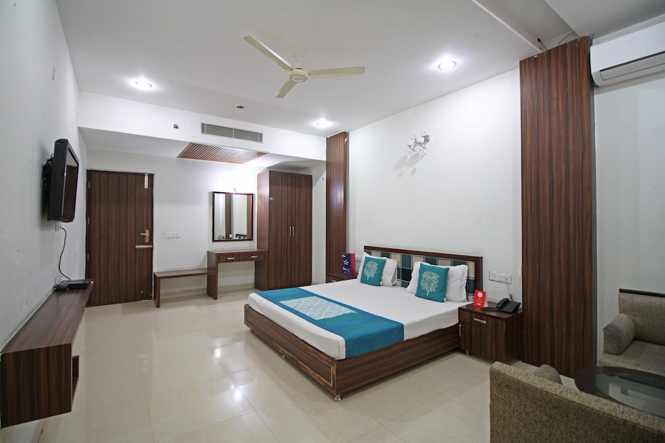 OYO 8602 Hotel Grand Plaza, Ambala Cantt, Ambala