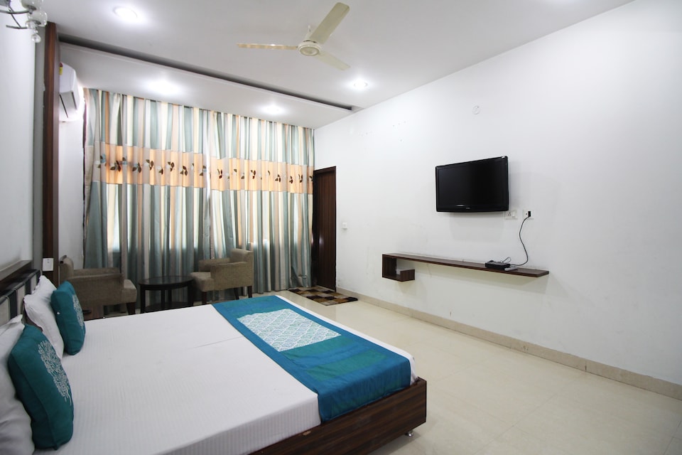 OYO 8602 Hotel Grand Plaza, Ambala Cantt, Ambala