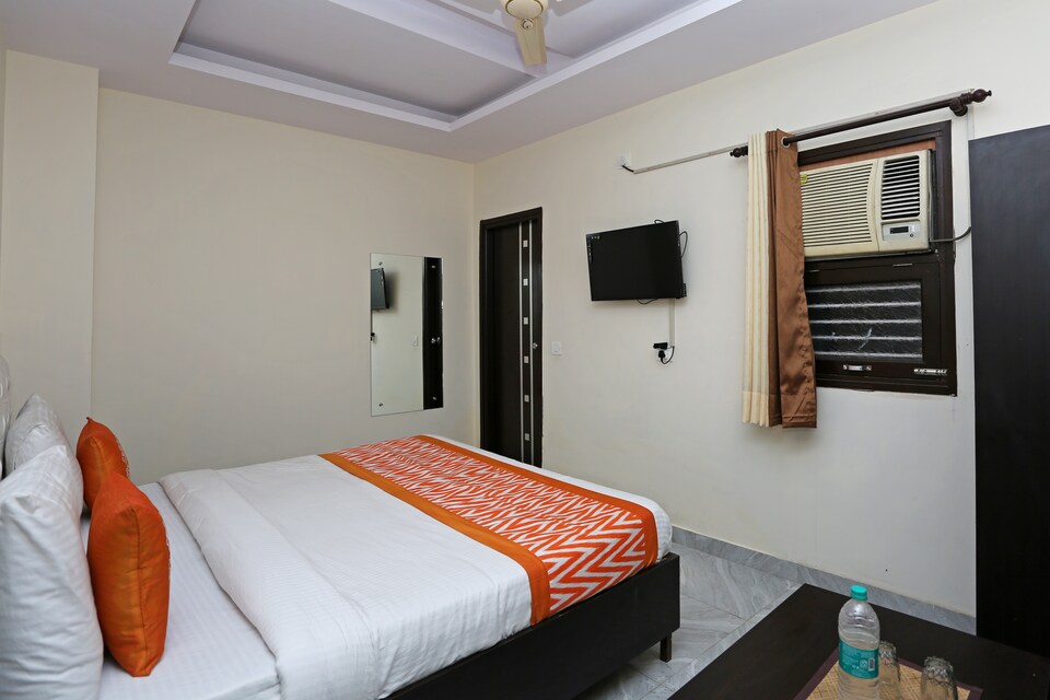 OYO 8608 Ivy Hotel, Noida Expressway SEZ, Noida