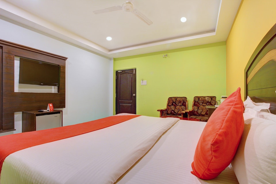 Oyo Capital O 8618 Halcyon Mourya Grand, LB Nagar - Ramoji-II, Hyderabad