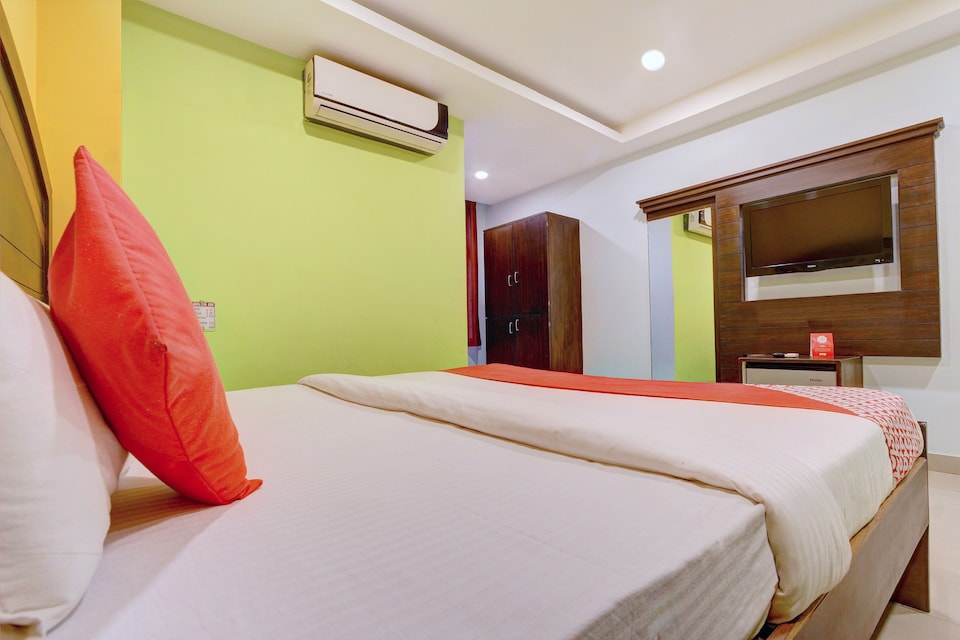 Oyo Capital O 8618 Halcyon Mourya Grand, LB Nagar - Ramoji-II, Hyderabad