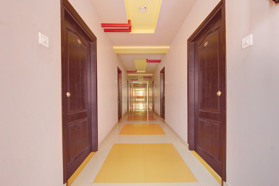 Oyo Capital O 8618 Halcyon Mourya Grand, LB Nagar - Ramoji-II, Hyderabad