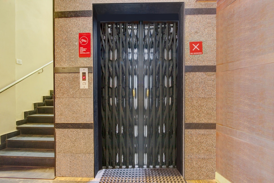 Oyo Capital O 8618 Halcyon Mourya Grand, LB Nagar - Ramoji-II, Hyderabad