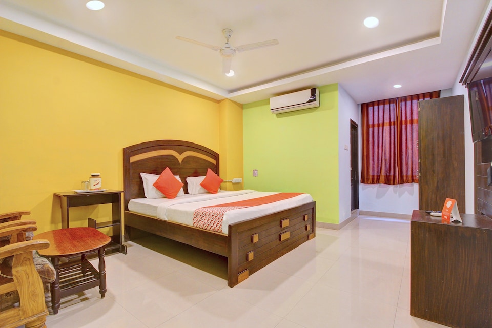 Oyo Capital O 8618 Halcyon Mourya Grand, LB Nagar - Ramoji-II, Hyderabad