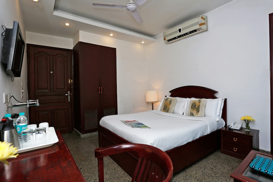 Capital O 367 Hotel Forest Green, Greater Kailash Delhi, Delhi