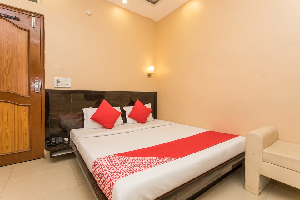 OYO 9903 होटल केयर रेजीडेंसी, Bombay Hospital, इंदौर