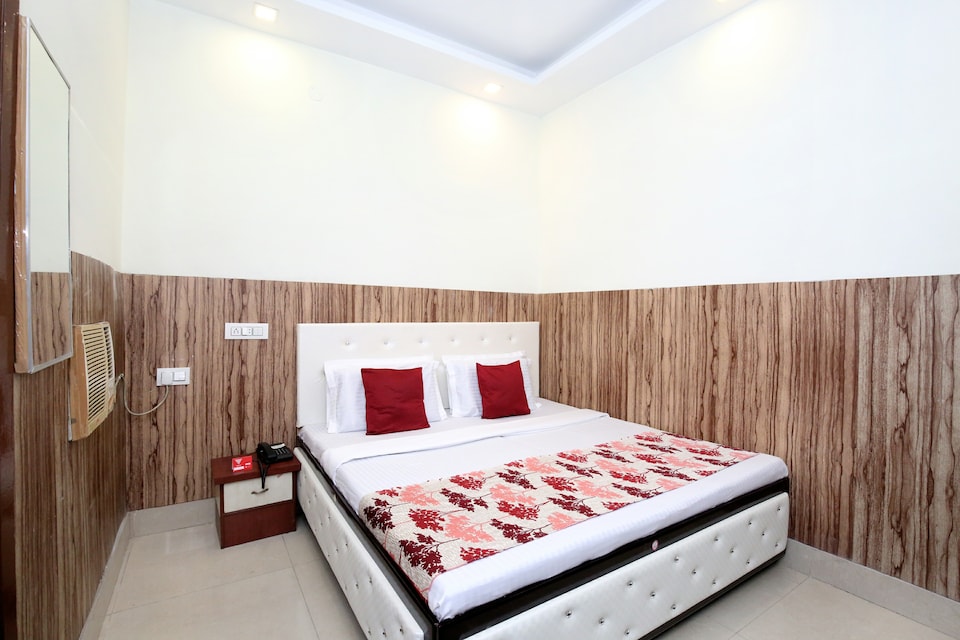 OYO Hotel Aaryan, Mall Road Bathinda, Bathinda
