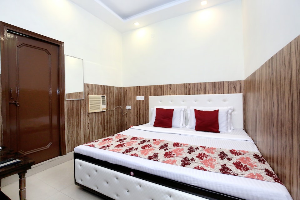 OYO Hotel Aaryan, Mall Road Bathinda, Bathinda