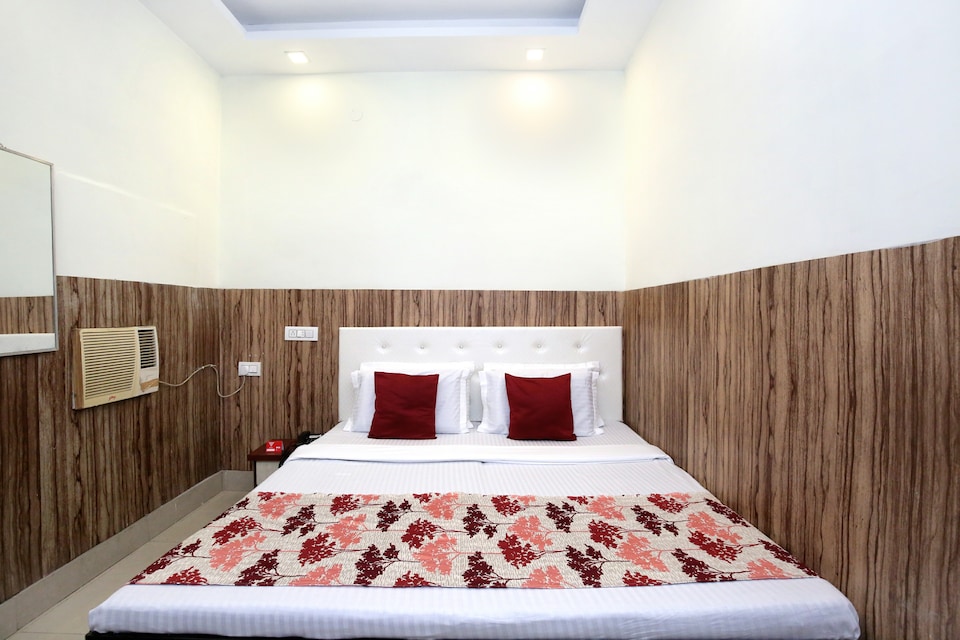 OYO Hotel Aaryan, Mall Road Bathinda, Bathinda