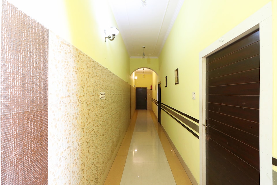 OYO 8672 Hotel Friends, Tikonia Haldwani, Haldwani