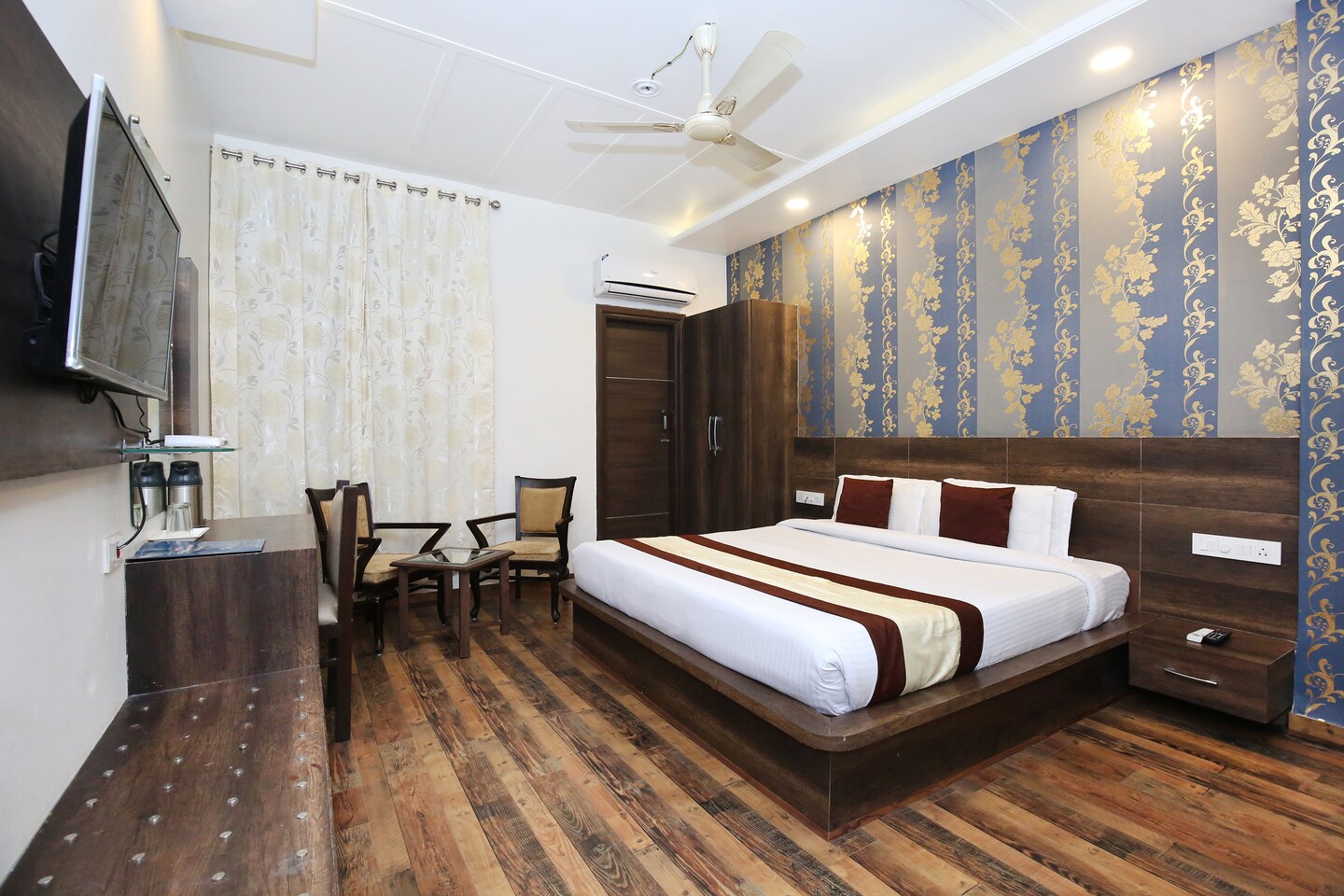 Oyo 8673 Hotel Hollywood Heights Budget Amritsar Book 2561 Oyo 8673 Hotel Hollywood Heights 1