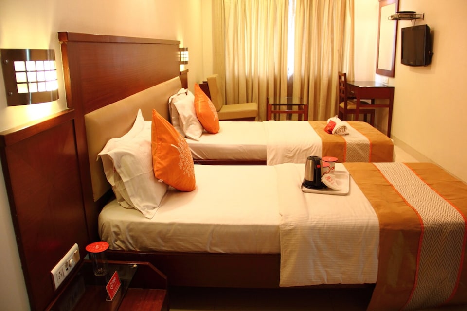 OYO 1200 Hotel Vrindavan, Pune Railway Station, Pune