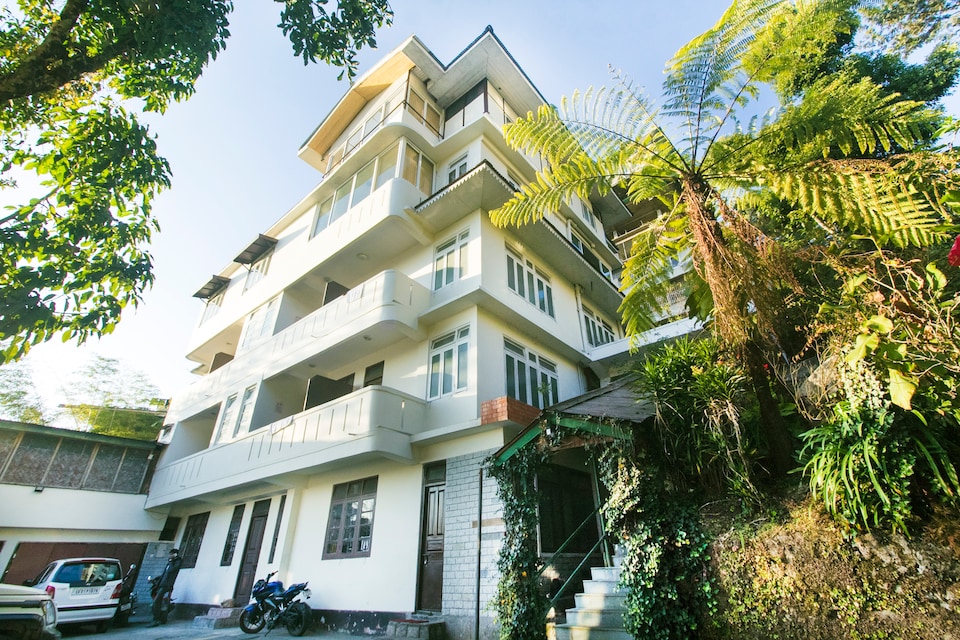 OYO 8682 Hotel Holiday Hill, Gangtok, गंगटोक