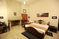 OYO Meadows Inn Near Gomti Riverfront Park