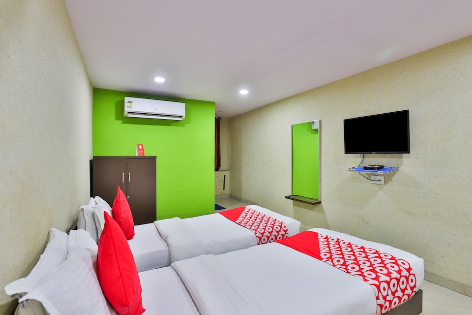 OYO 8692 Hotel Vibrant Regency, Navrangpura Ahmedabad, Ahmedabad