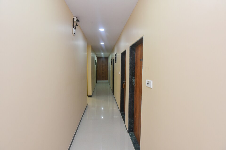 OYO 8757 Prakash Inn, Mumbai International Airport, Mumbai