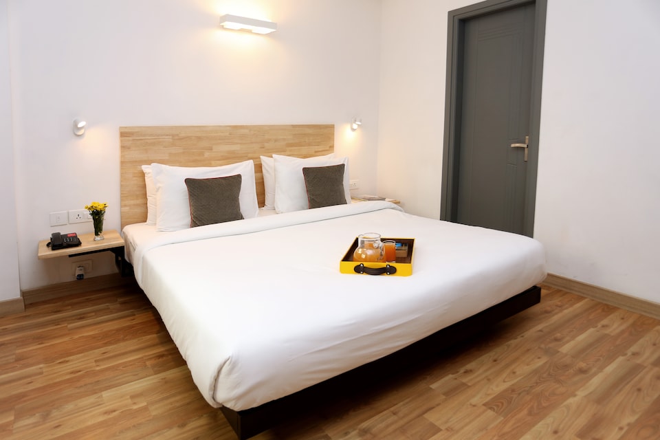 OYO Townhouse 012 Kaushambi Metro Ghaziabad, Vaishali Kaushambi Metro, Ghaziabad