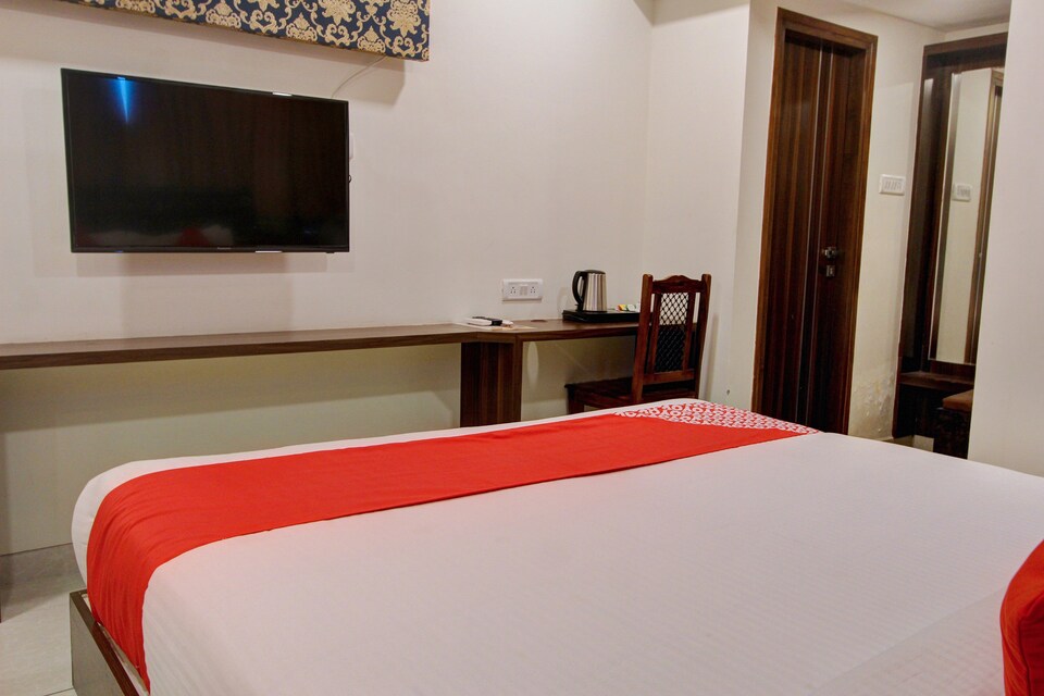 Capital O 8846 Golden Amulya, Yehalanka Bangalore, Bangalore