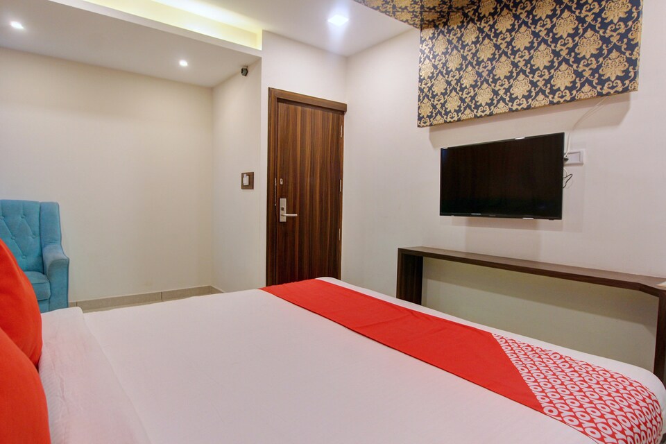 Capital O 8846 Golden Amulya, Yehalanka Bangalore, Bangalore