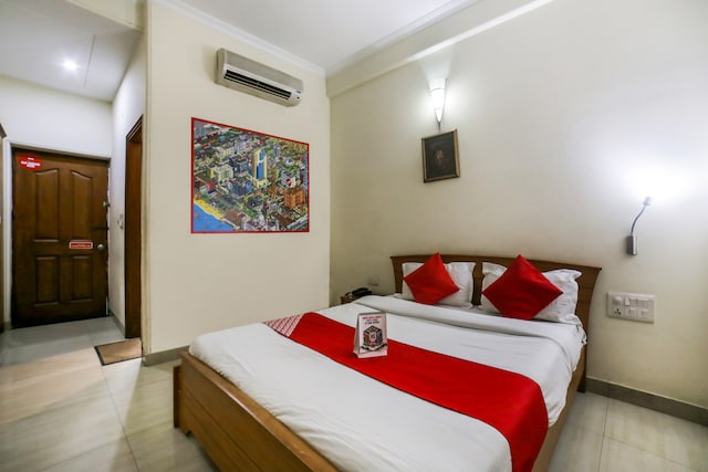 OYO Hotel Palm Tree Near Inox Gurgaon Dreamz