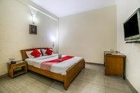 OYO Hotel Palm Tree Near Inox Gurgaon Dreamz
