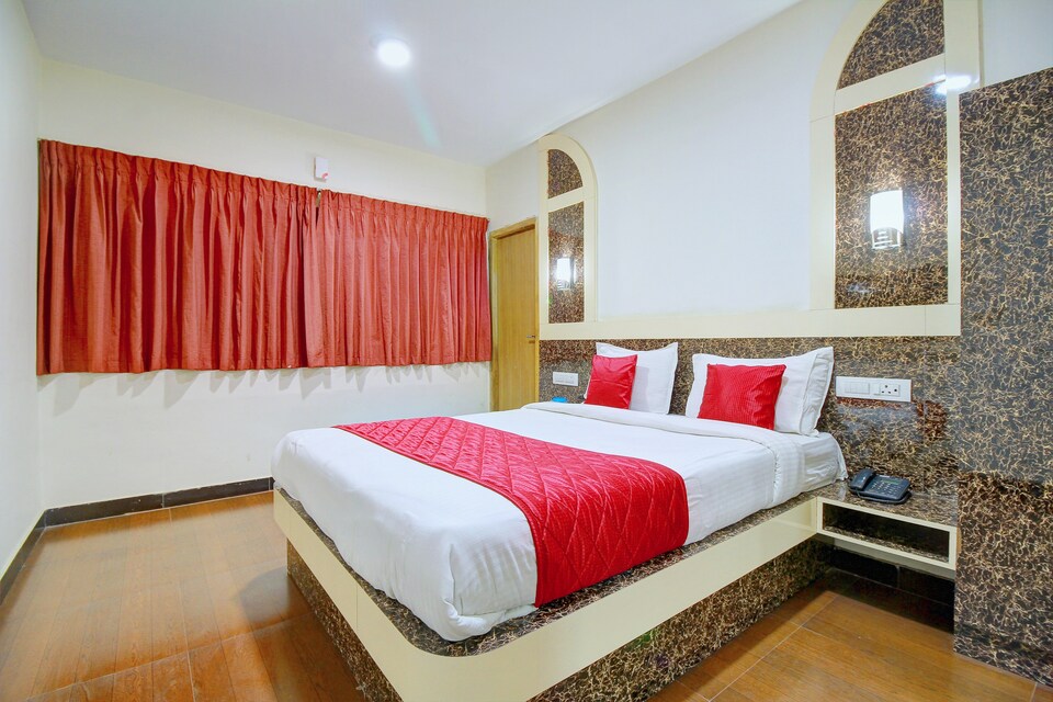 OYO 8715 Hotel Nakshatra Grand, Ooty Mysore Road Ooty, Ooty