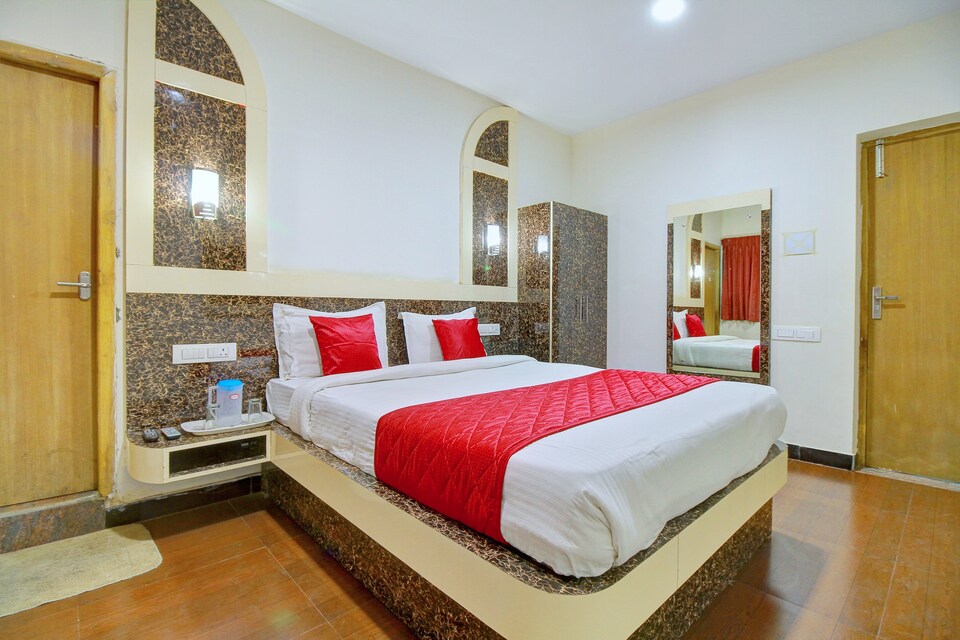 OYO 8715 Hotel Nakshatra Grand, Ooty Mysore Road Ooty, Ooty