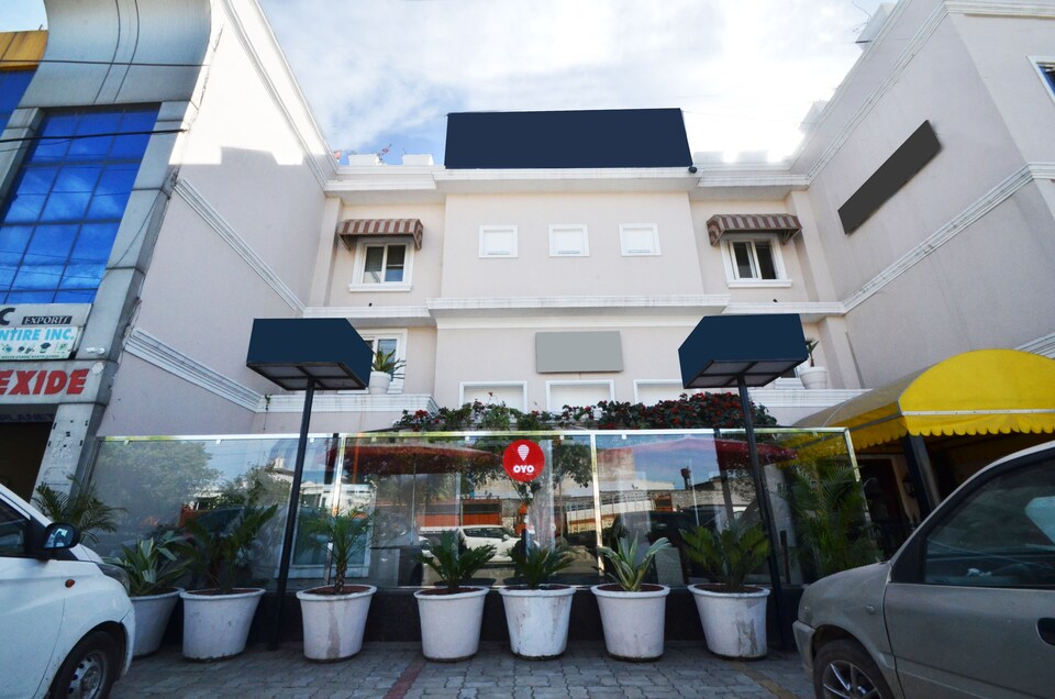 OYO 8720 Courtyard Hotel, GT Road Ludhiana, Ludhiana