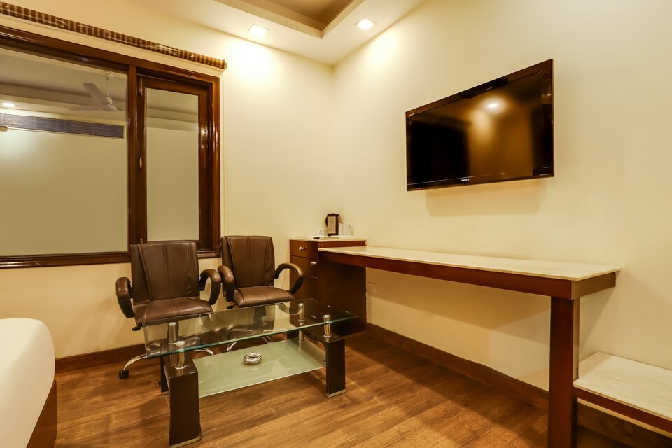 Capital O 1206 Hotel Silver Stone, Karol Bagh Delhi, दिल्ली