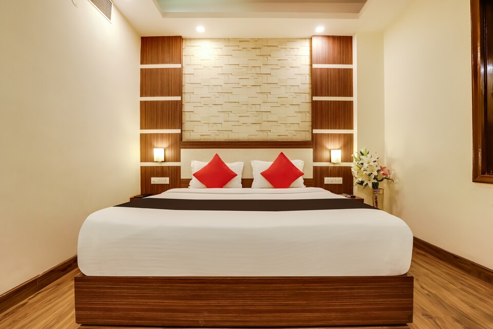 Capital O 1206 Hotel Silver Stone, Karol Bagh Delhi, दिल्ली