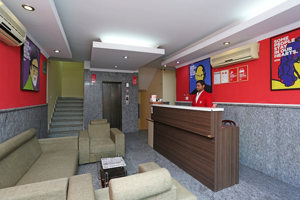 OYO Flagship 238 Noida Sector 72, Noida City, Noida