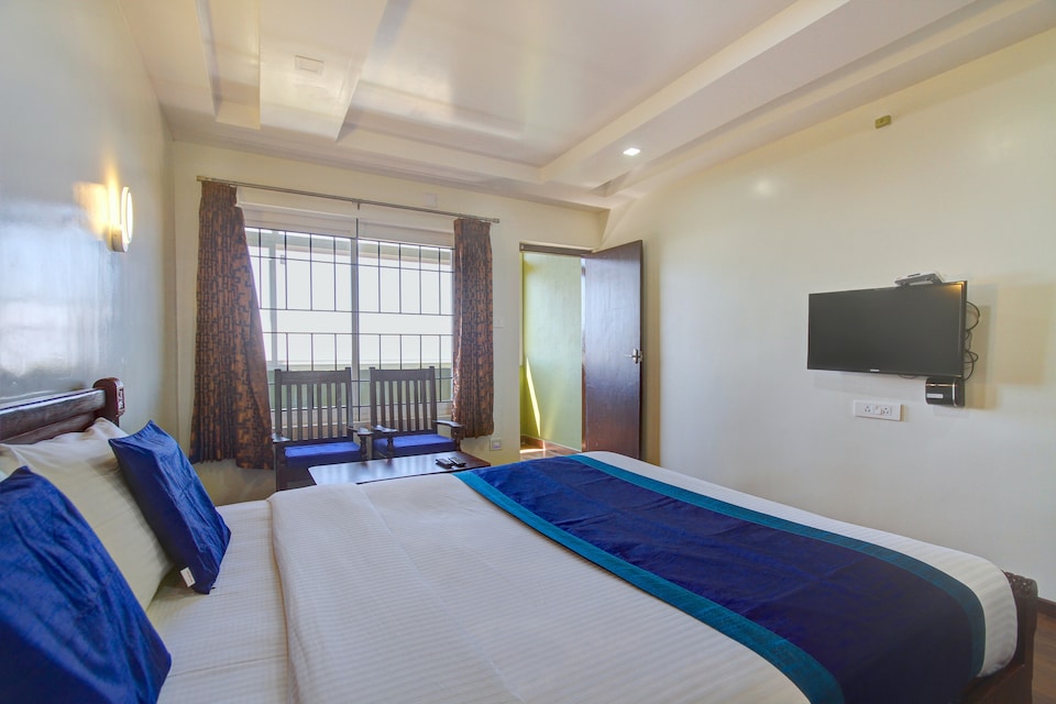 OYO 8732 Hotel Ultimate, Ooty Town, Ooty