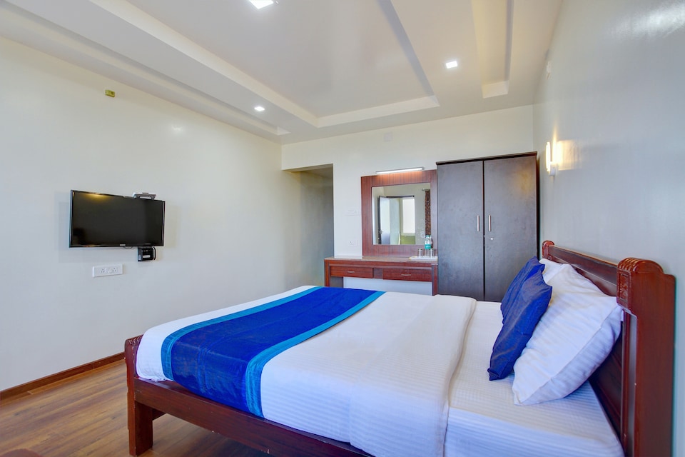 OYO 8732 Hotel Ultimate, Ooty Town, Ooty