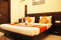 OYO Hotel Aman Palace Near Tdi Mall