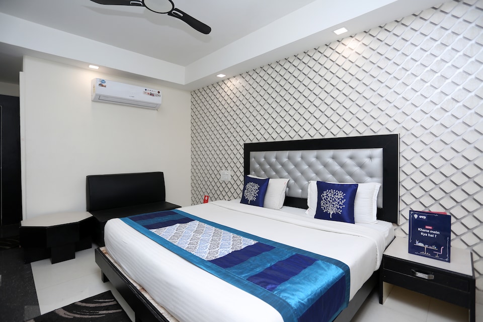 OYO 9050 Hotel Saya, City Centre, Gwalior