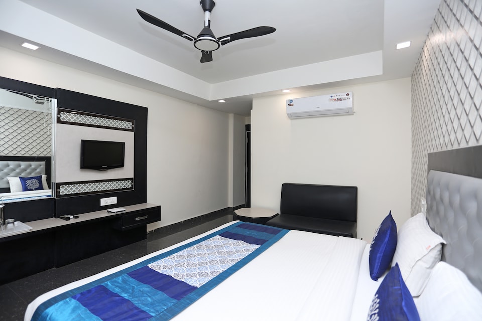 OYO 9050 Hotel Saya, City Centre, Gwalior