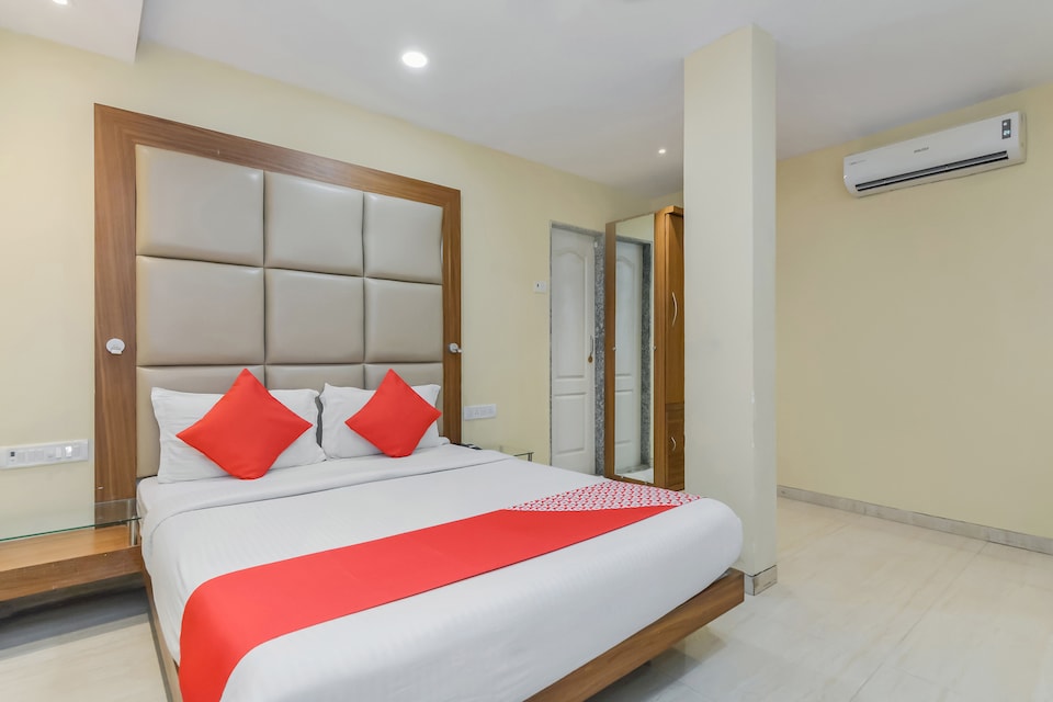 Capital O 8872 Hotel Address Inn, Mumbai International Airport, Mumbai