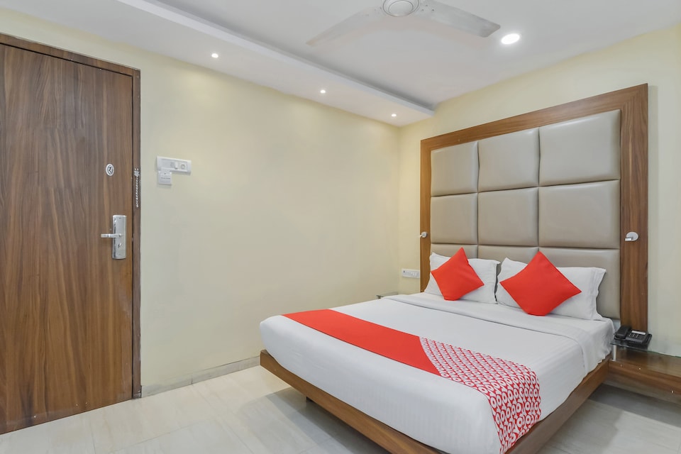 Capital O 8872 Hotel Address Inn, Mumbai International Airport, Mumbai