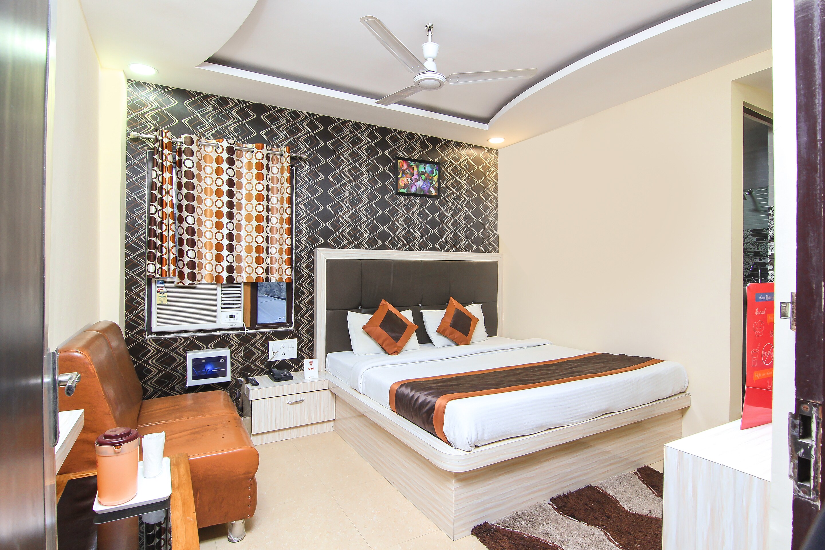 Hotels near Charbagh Railway Station, Lucknow with Central Air Conditioning