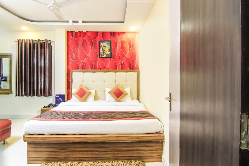 OYO 8883 Hotel Zone, Charbagh Lucknow, Lucknow