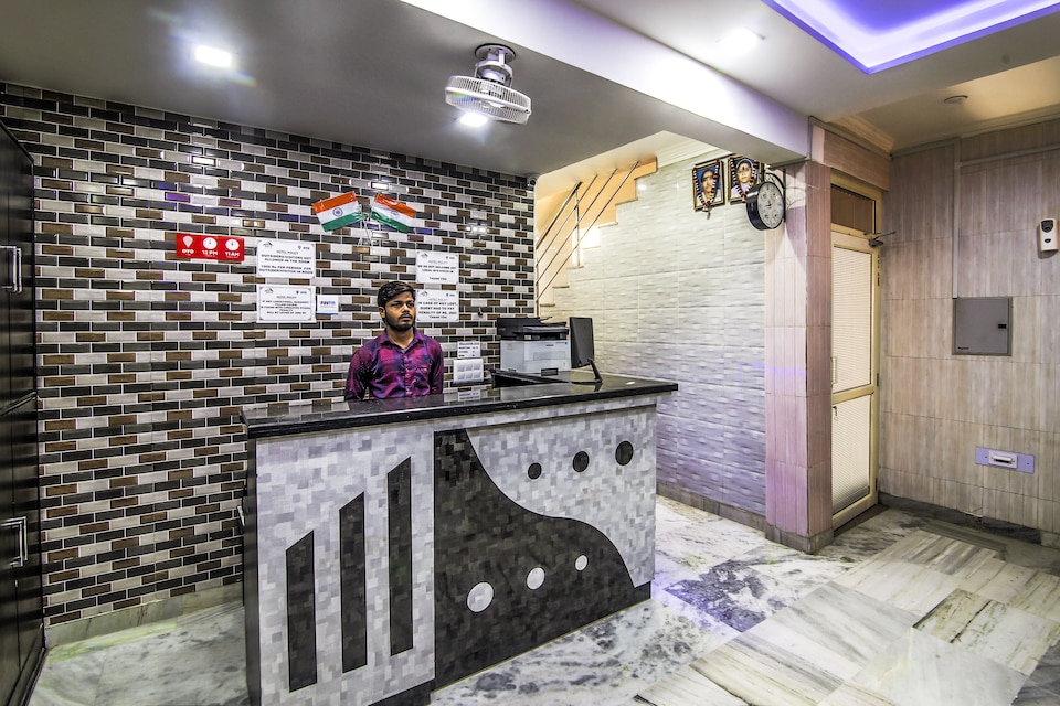 OYO 8888 Riga Hs Deluxe, Shilpgram, Agra