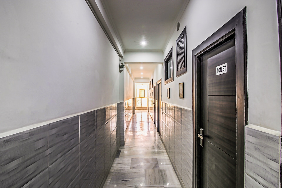 OYO 8888 Riga Hs Deluxe, Shilpgram, Agra