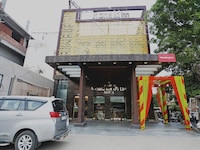 Capital O Ronald Inn