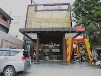 Capital O Ronald Inn