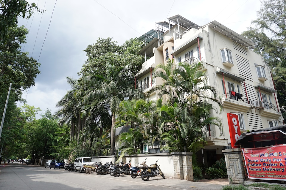 OYO Hotel New White House Near Inox, Koregaon Park Pune, Pune