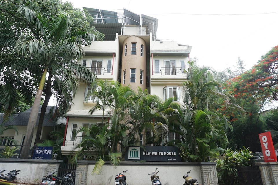 OYO Hotel New White House Near Inox, Koregaon Park Pune, Pune