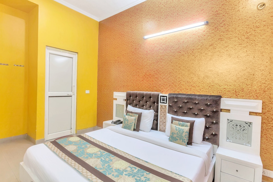 OYO 8910 Celeste Inn, Greater Noida, Noida