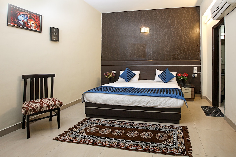 OYO Rooms 017 Shopprix Mall, Noida City, Noida